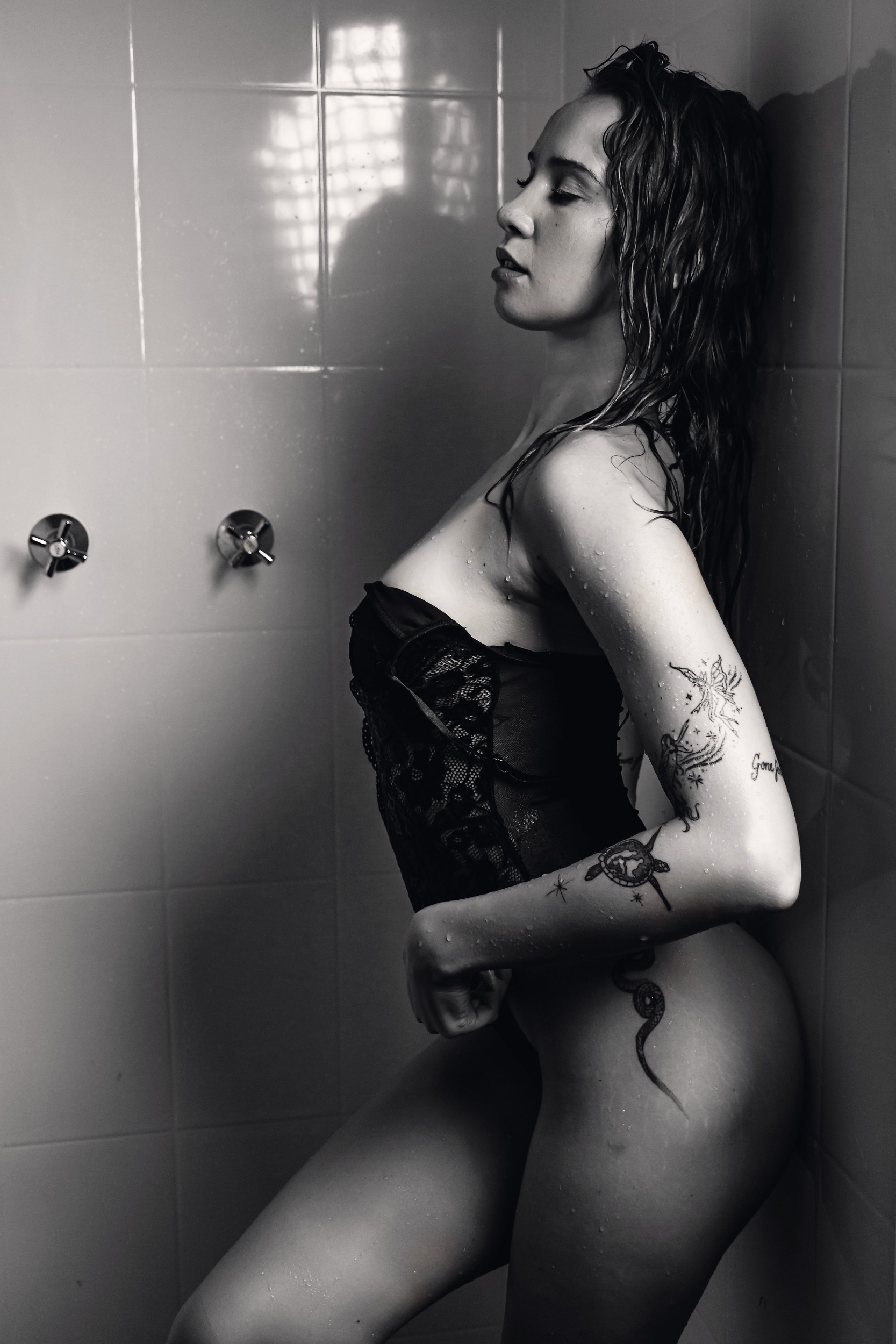 Shower boudoir portrait in the Lismore studio